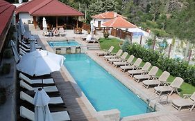 Аква Варвара Хотел